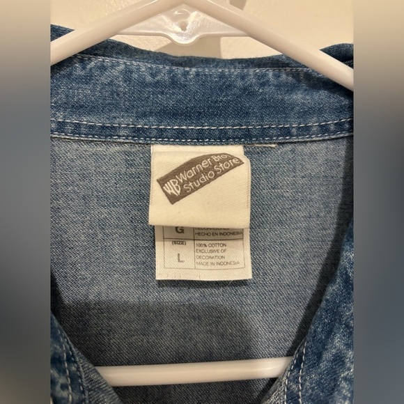 Warner Brothers VINTAGE99’ Looney Toons denim button up Large - Picture 2 of 6